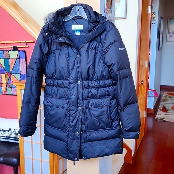 Columbia Sportswear Jackets & Blazers - Columbia Sportswear black puffy winter coat with detachable faux fur trimmed hoo
